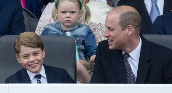 Le prince William, duc de Cambridge, le prince George - La famille royale d'Angleterre lors de la parade devant le palais de Buckingham, à l'occasion du jubilé de la reine d'Angleterre. le 5 juin 2022