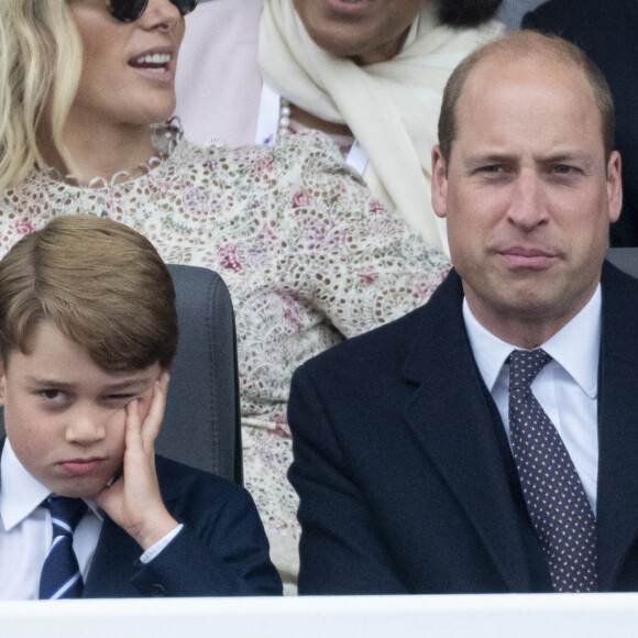 Le prince William, duc de Cambridge, le prince George - La famille royale d'Angleterre lors de la parade devant le palais de Buckingham, à l'occasion du jubilé de la reine d'Angleterre. le 5 juin 2022