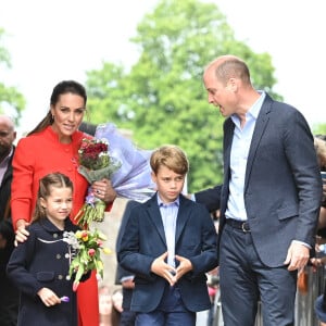 Le prince William, duc de Cambridge, et Catherine (Kate) Middleton, duchesse de Cambridge, accompagnés de leurs enfants, le prince George de Cambridge et la princesse Charlotte de Cambridge en visite au château de Cardiff, Royaume Uni, le 4 juin 2022, à l'occasion du jubilé de platine de la reine d'Angleterre. 