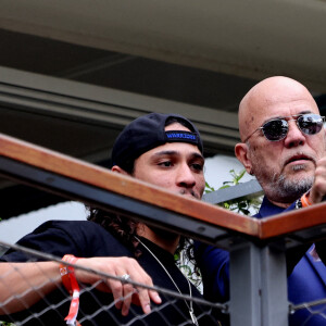 Pascal Obispo au village lors des Internationaux de France de Tennis de Roland Garros à Paris, le 5 juin 2022. © Dominique Jacovides/Bestimage