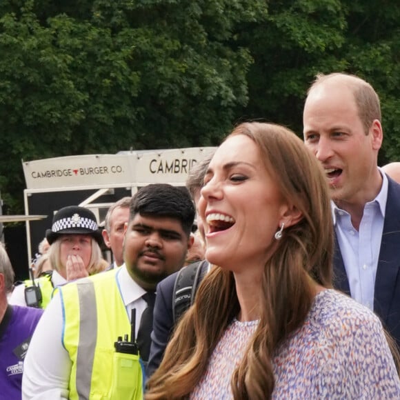 Le prince William, duc de Cambridge, et Catherine (Kate) Middleton, duchesse de Cambridge, lors d'une visite à la toute première journée du comté de Cambridgeshire à l'hippodrome July à Newmarket, Royaume Uni, le 23 juin 2022. 