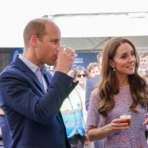 Le prince William, duc de Cambridge, et Catherine (Kate) Middleton, duchesse de Cambridge, lors d'une visite à la toute première journée du comté de Cambridgeshire à l'hippodrome July à Newmarket, Royaume Uni, le 23 juin 2022. 