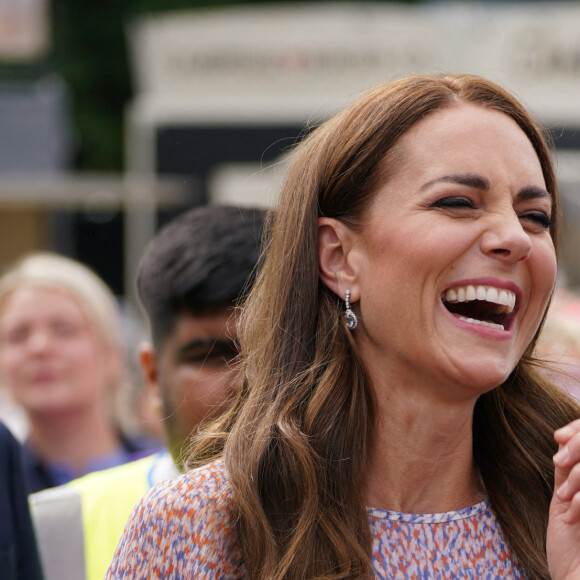 Catherine (Kate) Middleton, duchesse de Cambridge, lors d'une visite à la toute première journée du comté de Cambridgeshire à l'hippodrome July à Newmarket, Royaume Uni, le 23 juin 2022. 