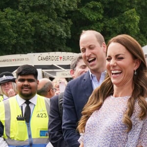 Le prince William, duc de Cambridge, et Catherine (Kate) Middleton, duchesse de Cambridge, lors d'une visite à la toute première journée du comté de Cambridgeshire à l'hippodrome July à Newmarket, Royaume Uni, le 23 juin 2022. 