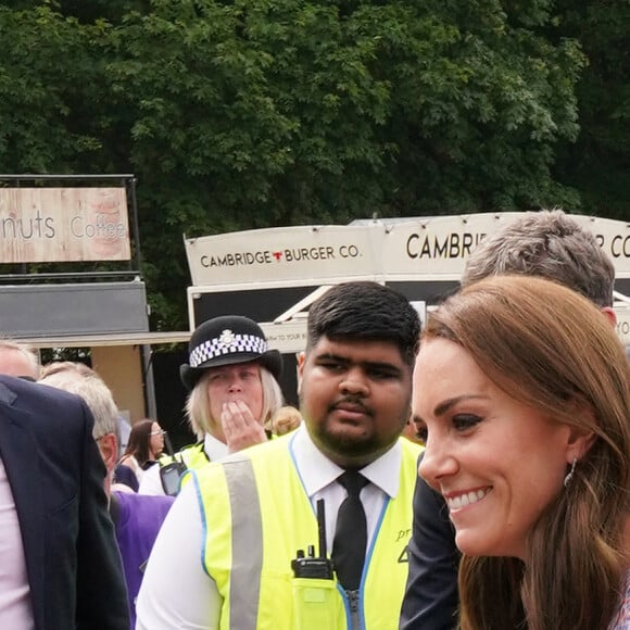 Le prince William, duc de Cambridge, et Catherine (Kate) Middleton, duchesse de Cambridge, lors d'une visite à la toute première journée du comté de Cambridgeshire à l'hippodrome July à Newmarket, Royaume Uni, le 23 juin 2022. 