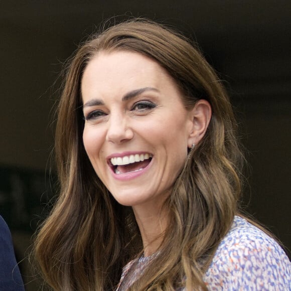 Le prince William, duc de Cambridge, et Catherine (Kate) Middleton, duchesse de Cambridge, lors d'une visite à l'organisme de bienfaisance pour le logement "Jimmy's" à Cambridge, le 23 juin 2022.