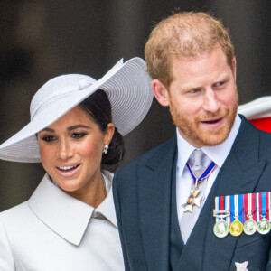 Le prince Harry, duc de Sussex, et Meghan Markle, duchesse de Sussex lors de la messe célébrée à la cathédrale Saint-Paul de Londres, dans le cadre du jubilé de platine (70 ans de règne) de la reine Elisabeth II d'Angleterre. Londres, le 3 juin 2022. 