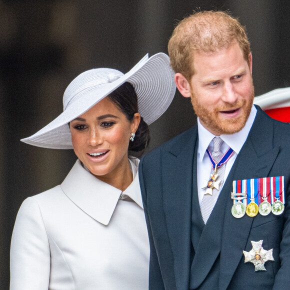 Le prince Harry, duc de Sussex, et Meghan Markle, duchesse de Sussex lors de la messe célébrée à la cathédrale Saint-Paul de Londres, dans le cadre du jubilé de platine (70 ans de règne) de la reine Elisabeth II d'Angleterre. Londres, le 3 juin 2022. 