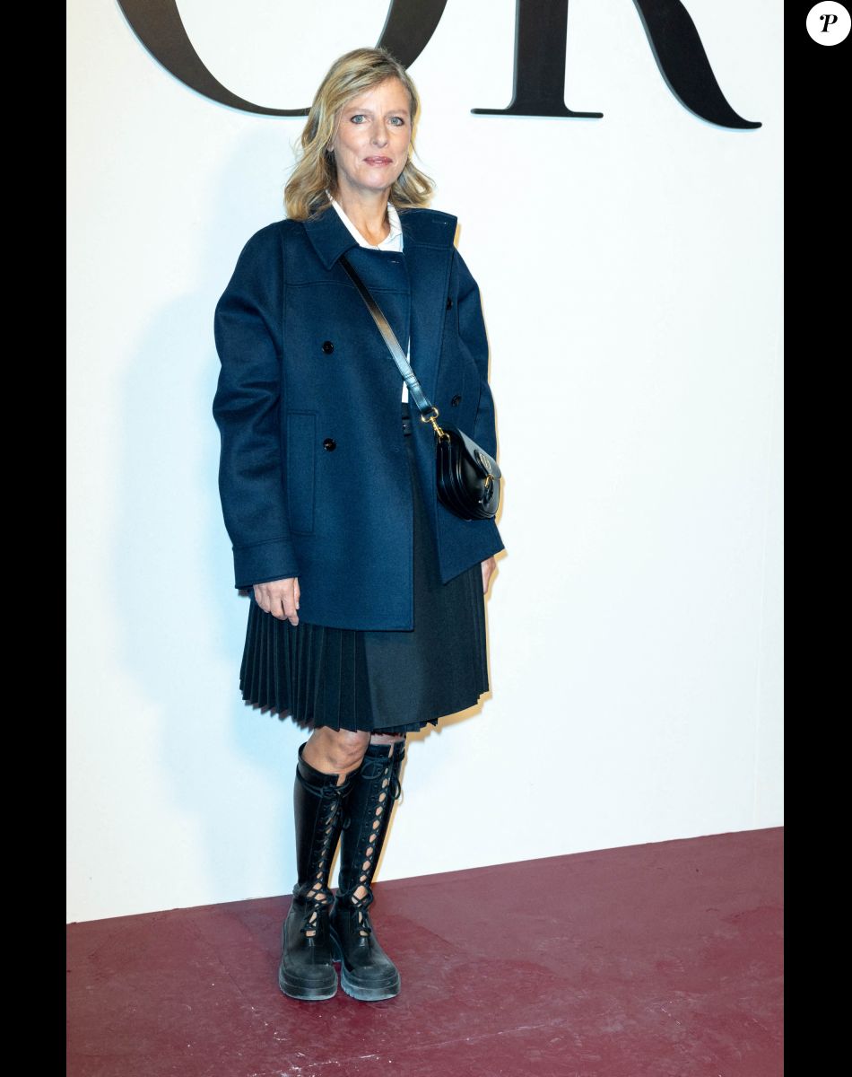 Karin Viard - Photocall du défilé de mode automne-hiver 2022/2023 "Christian Dior" lors de la fashion week de Paris. Le 1er mars 2022 © Olivier Borde / Bestimage