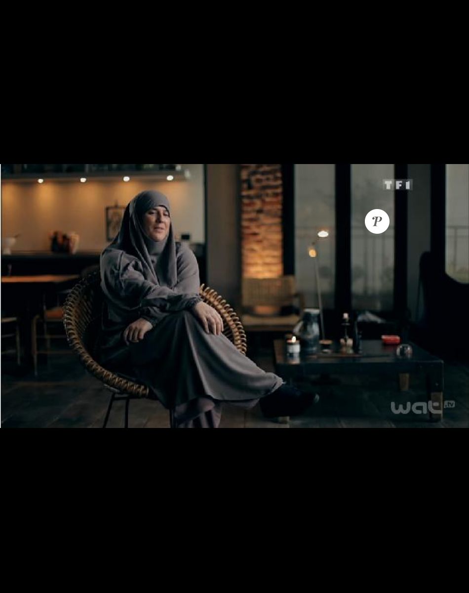 Diam's, en interview et voilée dans Sept à Huit sur TF1 le 30 septembre 2012.