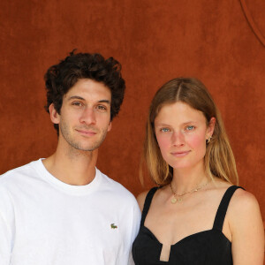 Constance Jablonski et son compagnon Matthias Dandois au village lors des Internationaux de France de Roland Garros à Paris, le 10 juin 2021. © Dominique Jacovides / Bestimage