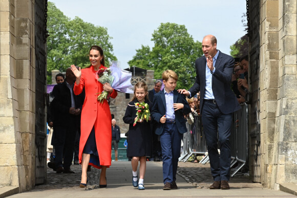 Le prince William, duc de Cambridge, et Catherine (Kate) Middleton, duchesse de Cambridge, accompagnés de leurs enfants, le prince George de Cambridge et la princesse Charlotte de Cambridge en visite au château de Cardiff, Royaume Uni, le 4 juin 2022, à l'occasion du jubilé de platine de la reine d'Angleterre.  P