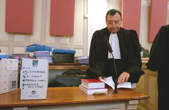 Pierre Gonzales de Gaspar, avocat de la famille des victimes d'Emile Louis, durant son procès le 3 novembre 2004