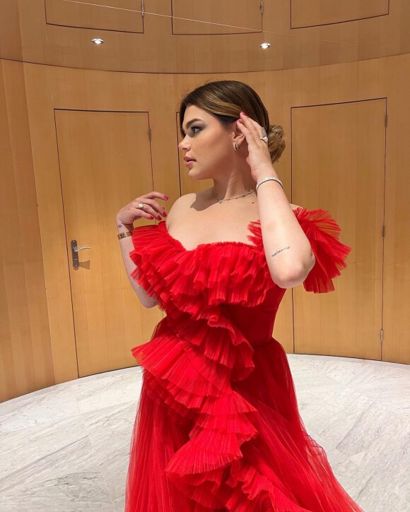 Camille Gottlieb fait le show à Monte-Carlo dans une superbe robe rouge.