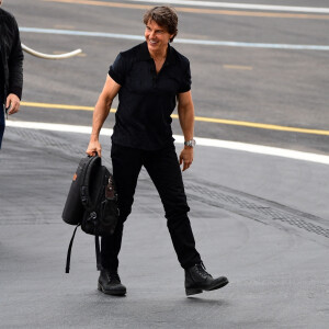 Tom Cruise arrive à l'héliport de Battersea à Londres, le 24 juin 2022.