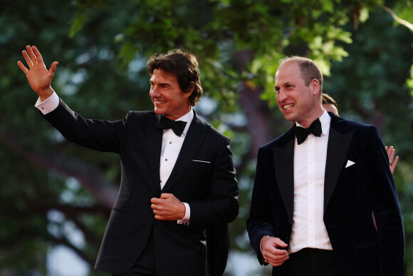 Le prince William, duc de Cambridge, Tom Cruise à la première du film "Top Gun: Maverick" au cinéma Odeon, Leicester Square à Londres, le 19 mai 2022.