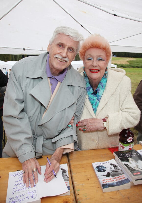 Edward Meeks et Jacqueline Monsigny en dedicace lors de la 'Foret des livres' a Chanceaux-Pres-Loches, pres de Tours en France le 25 Aout 2013.
