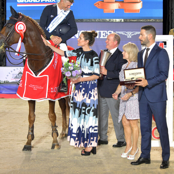 Charlotte Casiraghi, le prince Albert II de Monaco et Diane Fissore, la présidente de la Fédération Equestre Monégasque et organisatrice du Jumping, durant le Jumping International de Monaco, 16eme édition du Longines Global Champions Tour, le 2 juillet 2022. Le prix du Prince Souverain lors de la dernière journée de la compétition a été remis sur le port Hercule à Monaco. C'est le cavalier autrichien Max Kuhner qui a terminé premier, suivi par l'irlandais Darragh Kenny et du belge Olivier Philippaerts