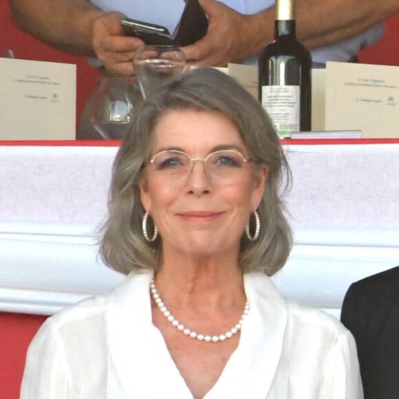 La princesse Caroline de Hanovre, portant un chemisier Chanel, durant le Jumping International de Monaco, 16eme édition du Longines Global Champions Tour. Le prix du Prince Souverain lors de la dernière journée de la compétition a été remis sur le port Hercule à Monaco. C'est le cavalier autrichien Max Kuhner qui a terminé premier, suivi par l'irlandais Darragh Kenny et du belge Olivier Philippaerts
