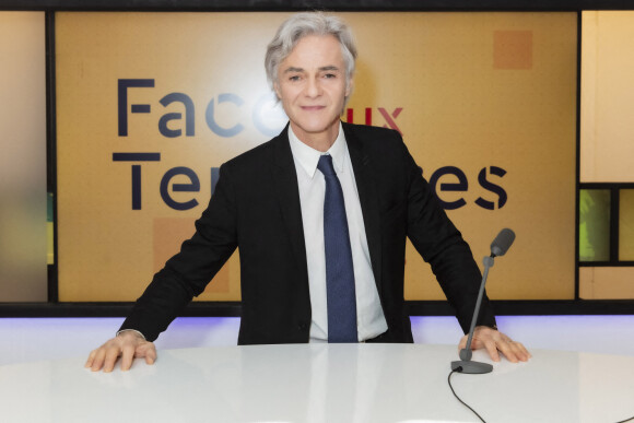 Exclusif - Cyril Viguier sur le plateau de l'émission Face aux Territoires, présentée par C.Viguier et diffusée en direct sur TV5 Monde, à Paris, FRance, le 03 février 2022. © Jack Tribeca/Bestimage