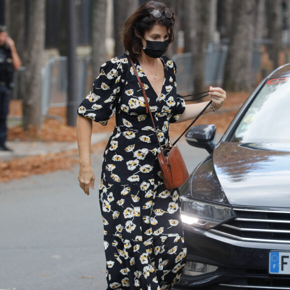 Zabou Breitman - Arrivées à l'enregistrement de l'émission "Vivement Dimanche Prochain" au Studio Gabriel à Paris, le 16 septembre 2021. © Christophe Clovis/Bestimage