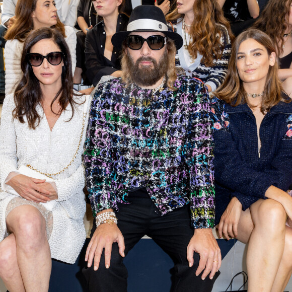 Anna Mouglalis, Amandine de La Richardière et son mari Sébastien Tellier au front row du défilé de mode Haute-Couture automne-hiver 2022-2023 "Chanel" à Paris, France, le 5 juillet 2022. © Olivier Borde/Bestimage 