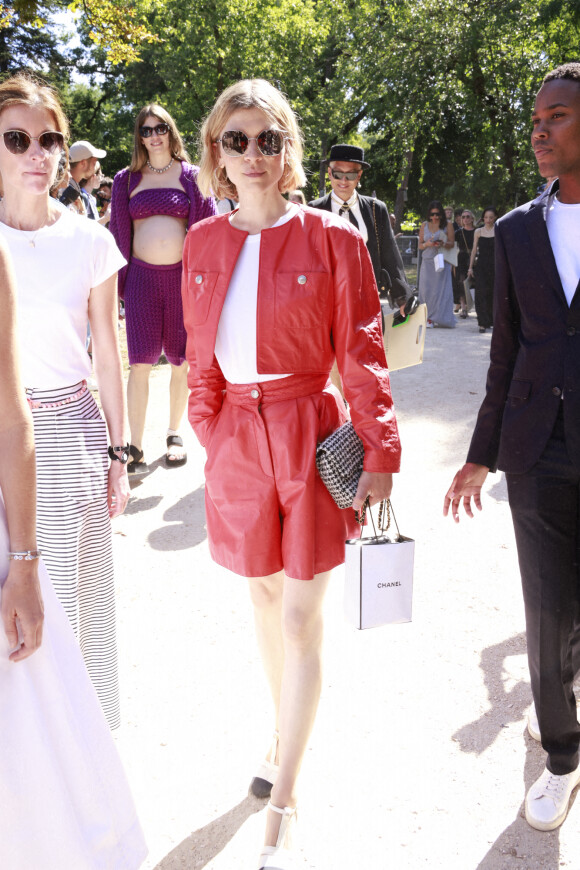 Clémence Poésy à la sortie des défilés 1 & 2 de mode Haute-Couture automne-hiver 2022-2023 "Chanel" à Paris, France, le 5 juillet 2022. © Veeren-Clovis/Bestimage 