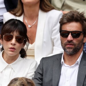 Nolwenn Leroy et son compagnon Arnaud Clément dans les tribunes lors des Internationaux de France de Tennis de Roland Garros 2022. Paris, le 5 juin 2022. © Dominique Jacovides/Bestimage