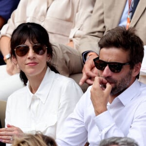 Nolwenn Leroy et son compagnon Arnaud Clément dans les tribunes lors des Internationaux de France de Tennis de Roland Garros 2022. Paris, le 5 juin 2022. © Dominique Jacovides/Bestimage