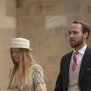 James Middleton et sa compagne Alizee Thevenet - Mariage de Lady Gabriella Windsor avec Thomas Kingston dans la chapelle Saint-Georges du château de Windsor le 18 mai 2019. 