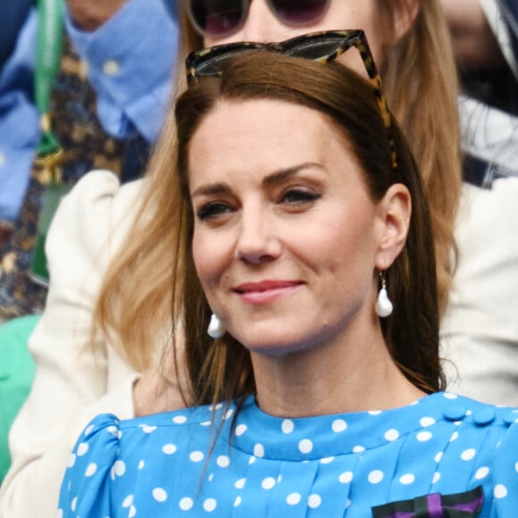 Le prince William, duc de Cambridge, et Catherine (Kate) Middleton, duchesse de Cambridge, dans les tribunes du tournoi de Wimbledon, le 5 juillet 2022. © Ray Tang/Zuma Press/Bestimage 