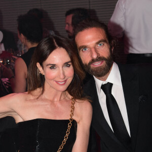 Elsa Zylberstein, John Nollet - 19ème "Diner de la Mode" au bénéfice de Sidaction au Pavillon Cambon Capucines dans le cadre de la Fashion Week de Paris, France. Le 7 juillet 2022. © Rachid Bellak / Bestimage 