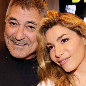 Jean-Marie Bigard et sa femme Lola Marois Bigard - Personnalités en dédicace au salon du livre "Livre Paris 2018" à Paris. Le 17 mars 2018