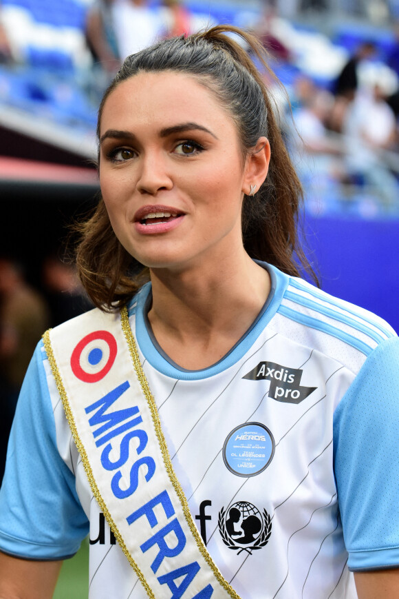 Diane Leyre, Miss France 2022 lors du match de football caritatif entre l'OL Légendes et la team Unicef au Groupama Stadium à Lyon en faveur des enfants d'Ukraine et pour célébrer les 20 ans du premier titre de Champion de France de l Olympique Lyonnais le 10 mai 2022. © Romain Doucelin / Bestimage 