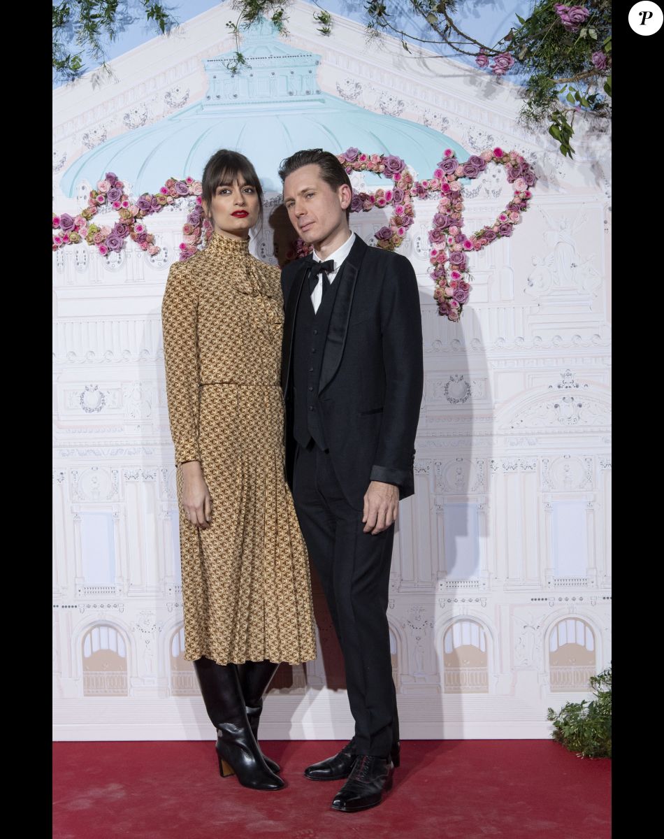 Clara Luciani En Couple Avec Un Célèbre Musicien : Rare Apparition Des ...