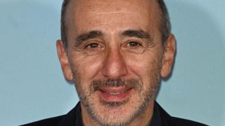 Elie Semoun largué par sa fiancée : il en dit plus sur sa rupture avec sa "petite liégeoise"
