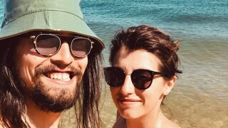 Lulu Gainsbourg et Lilou amoureux : Le couple dévoile son tatouage commun très spécial pour ses "99 mois" d'amour