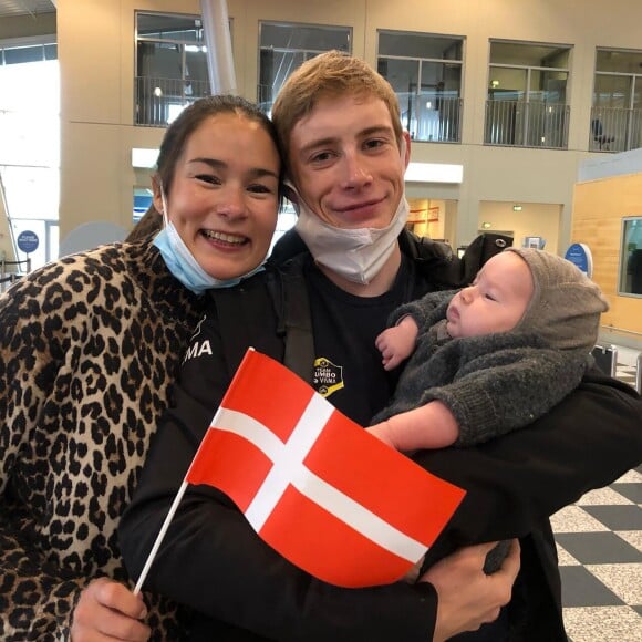 Jonas Vingegaard avec sa compagne Trine Hansen et leur fille.