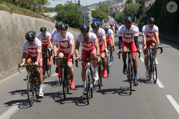 Exclusif - Claude Dartois, Roger Legeay, Paul Belmondo, Satya Oblet (Oblette) - Personnalités lors de l'Etape du Coeur de l'association Mécénat Chirurgie Cardiaque (MCC) entre Rive-de-Gier et Saint-Etienne à l'occasion du Tour de France 2022. Le 15 juillet 2022 © Christophe Clovis / Bestimage