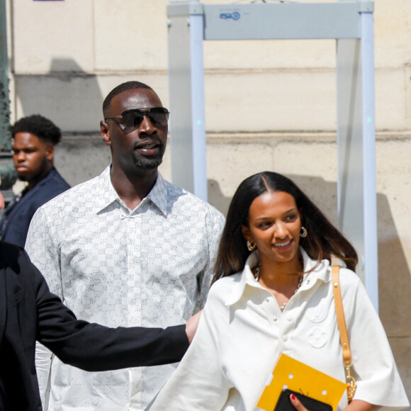 Omar Sy et sa fille Selly - Sorties du défilé de mode Homme printemps-été 2023 Louis Vuitton dans la cour Carrée du Louvre à Paris, France, le 23 juin 2022. © Veeren-Clovis/Bestimage 