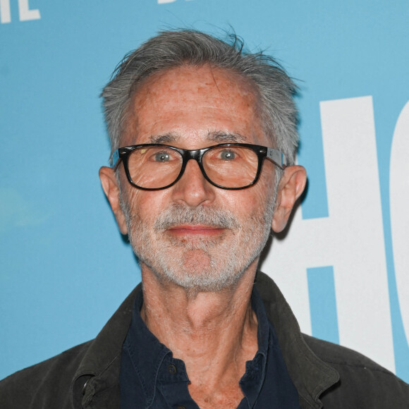 Thierry Lhermitte - Avant-première du film "Hommes au bord de la crise de nerfs" au cinéma Pathé Wepler à Paris. Le 11 mai 2022 © Coadic Guirec / Bestimage