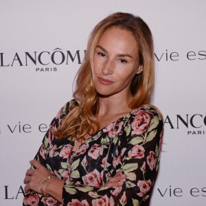 Exclusif - Vanessa Demouy Soirée Lancôme pour célébrer la nouvelle communication du parfum Iconique "La Vie est Belle" à l'hôtel Mona Bismarck à Paris le 12 septembre 2018. Le bonheur est encore plus vrai lorsqu'il est partagé.Makesomeonehappy. Les invités ont vécu une soirée faite d'expériences - machine à bulles parfumées La Vie est Belle ; balançoire cascade ; Happiness Store pour partager du bonheur et transformer les petites attentions ordinaires en moments extraordinaires ; personnalisation de son parfum... - et où après un Showcase de l'auteure – compositrice – interprète Angèle, le DJ Jean Tonique a enflammé le dancefloor. © Rachid Bellak / Bestimage