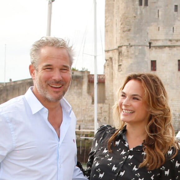 No Web - Fabrice Deville, Mélanie Maudran "Un si grand soleil" - Photocall lors du Festival de la Fiction de La Rochelle. Le 18 septembre 2021 © Christophe Aubert via Bestimage