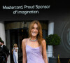 Carla Bruni à la sortie de l'hôtel Barrière "Le Majestic" lors du 75ème Festival International du Film de Cannes, le 22 mai 2022. 