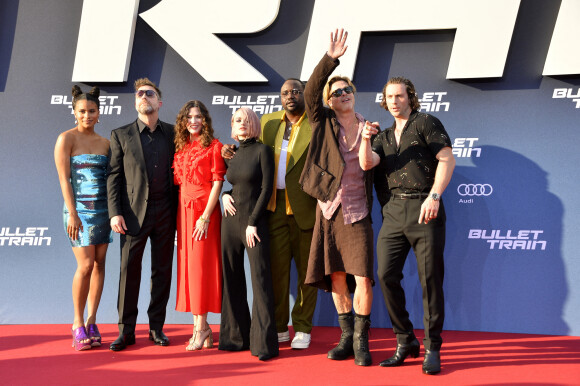 Zazie Beetz, David Leitch, Kelly McCormick, Brad Pitt et Aaron Taylor Johnson à la première du film "Bullet Train" à Berlin, le 19 juillet 2022. <br /><br />