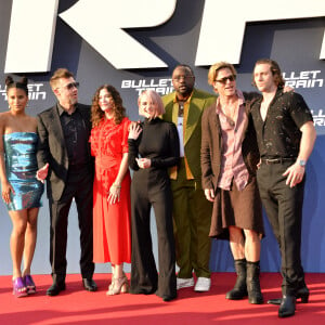 Zazie Beetz, David Leitch, Kelly McCormick, Brad Pitt et Aaron Taylor Johnson à la première du film "Bullet Train" à Berlin, le 19 juillet 2022. 