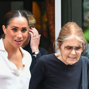 Meghan Markle, duchesse de Sussex, et l'icône féministe Gloria Steinem se sont rencontrées à New York. Meghan Markle a révélé dans une récente interview qu'elle pourrait faire équipe avec Steinem pour rallier le soutien à l'amendement sur l'égalité des droits. New York, le 18 juillet 2022. 