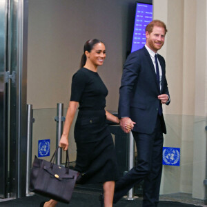 Le prince Harry, duc de Sussex et Meghan Markle, duchesse de Sussex, lors de la célébration du "Nelson Mandela International Day" au siège de l'ONU à New York. Le Prix Nelson Mandela des Nations Unies 2020 a été décerné à Mme Marianna V. Vardinoyannis de Grèce et au Dr Morissanda Kouyate de Guinée. New York, le 18 juillet 2022. 