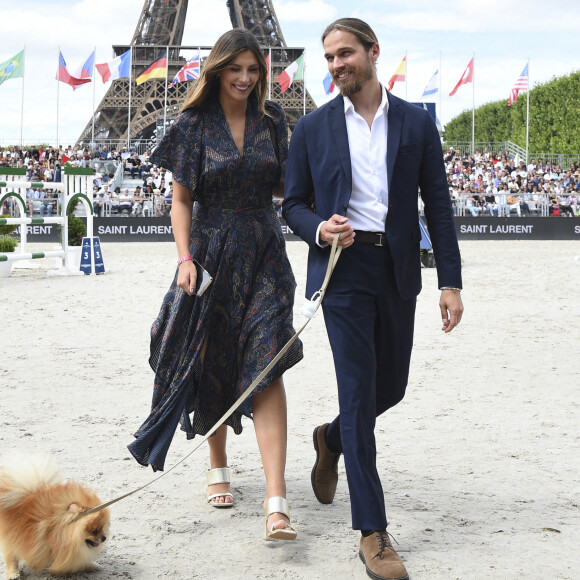 L'ancienne Miss France Camille Cerf (ambassadrice Jumping 2022) et son compagnon Theo Fleury - Prix Saint Laurent Eiffel Challenge CSI5 lors de la 8ème édition du "Longines Paris Eiffel Jumping" au Champ de Mars à Paris le 26 juin 2022. © JB Autissier / Panoramic / Bestimage