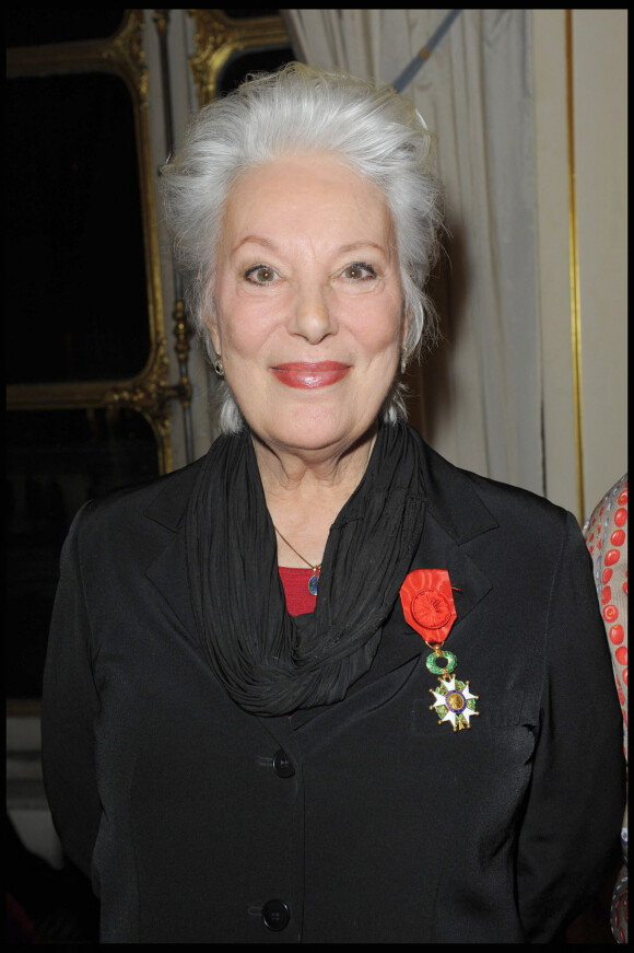 Bernadette Lafont reçoit la Légion d'honneur à Paris